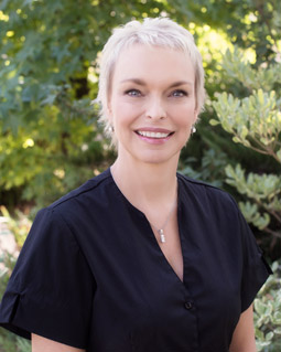 Leah, FNP, RN Aesthetic Nurse Specialist